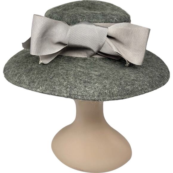 1960s Gray Wool Halo Hat Back Bow Faux Pearl Hat Pin Jackie O Mid Century main image 4